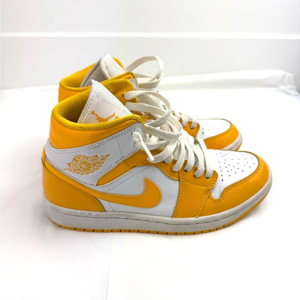 Nike Women's Sneakers in Yellow and White Size 7